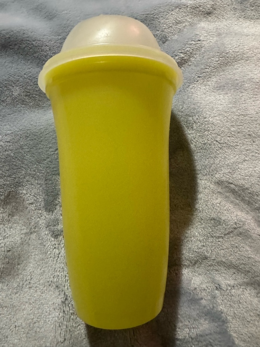 Tupperware Yellow Lime Smoothie Cup with Frosted Lid